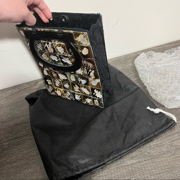 Vintage Twisted Orchid Mother of Pearl Shell Handbag - Picture 8 of 16